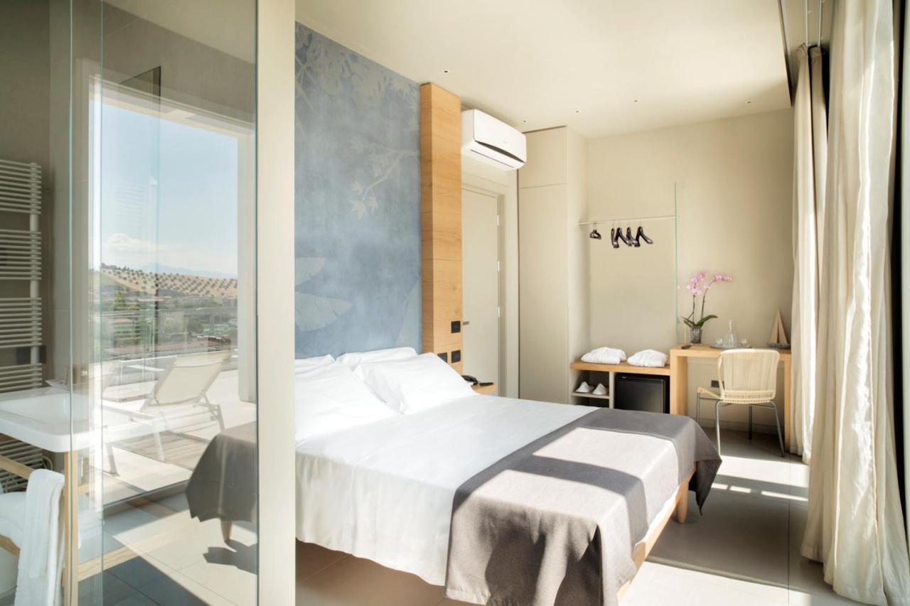 Hotel Bernard San Benedetto del Tronto Bagian luar foto