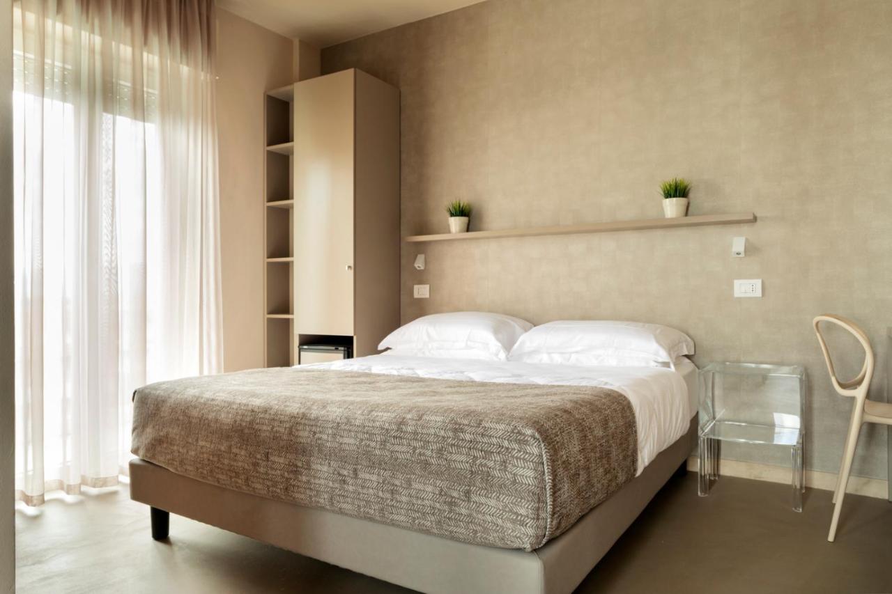 Hotel Bernard San Benedetto del Tronto Bagian luar foto